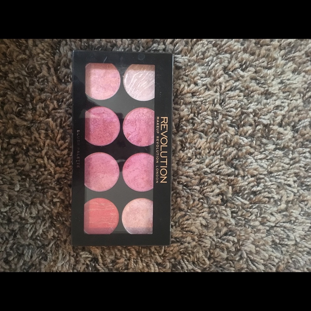 Revolution Blush Palette